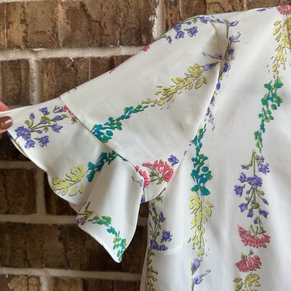 BCBGMaxAzria White Flutter Sleeve Blouse with Ruffled Details - Picture 7 of 10